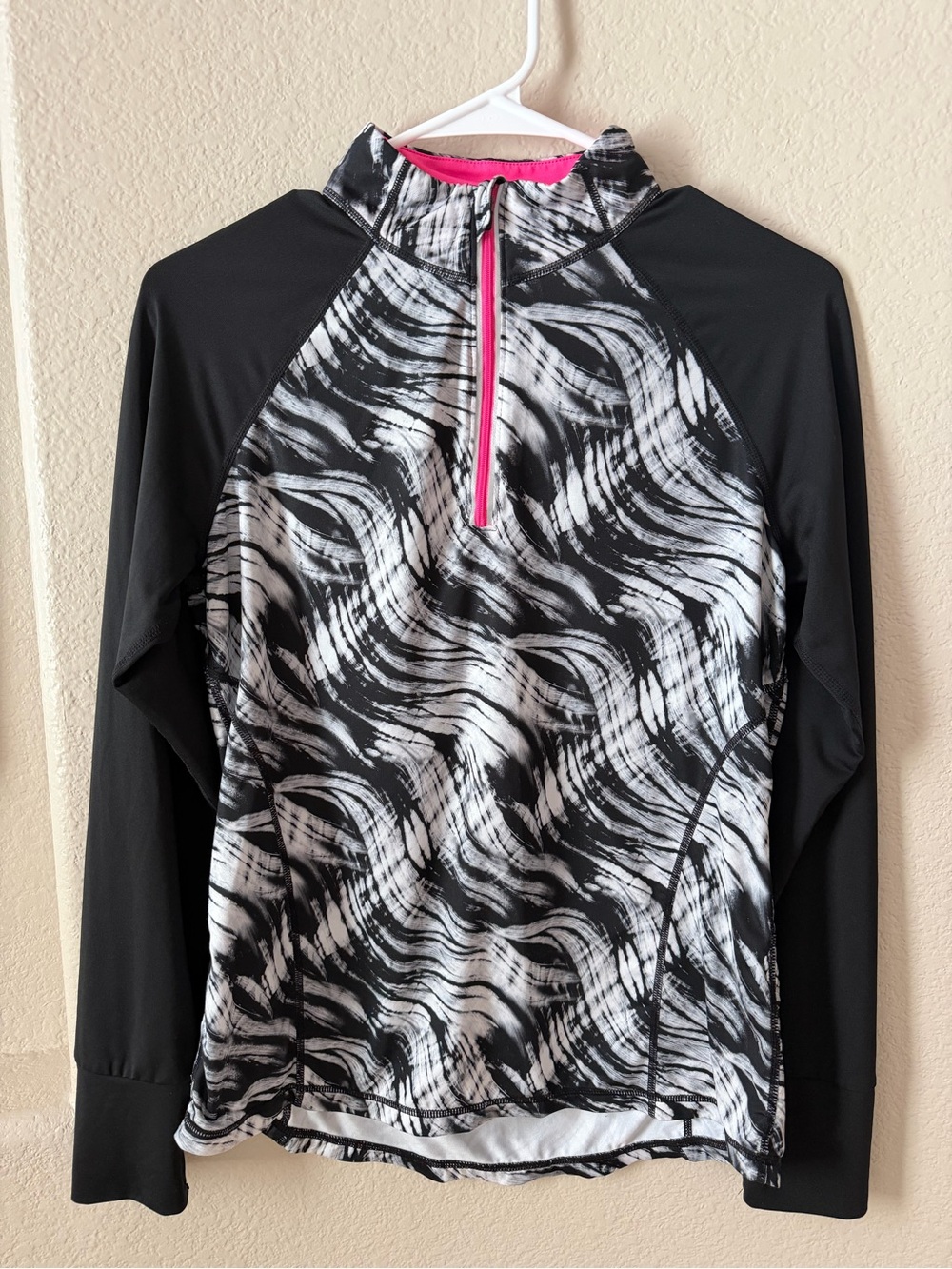 Ideology Black & White Swirl Athletic Top 1/4 Zip long sleeve